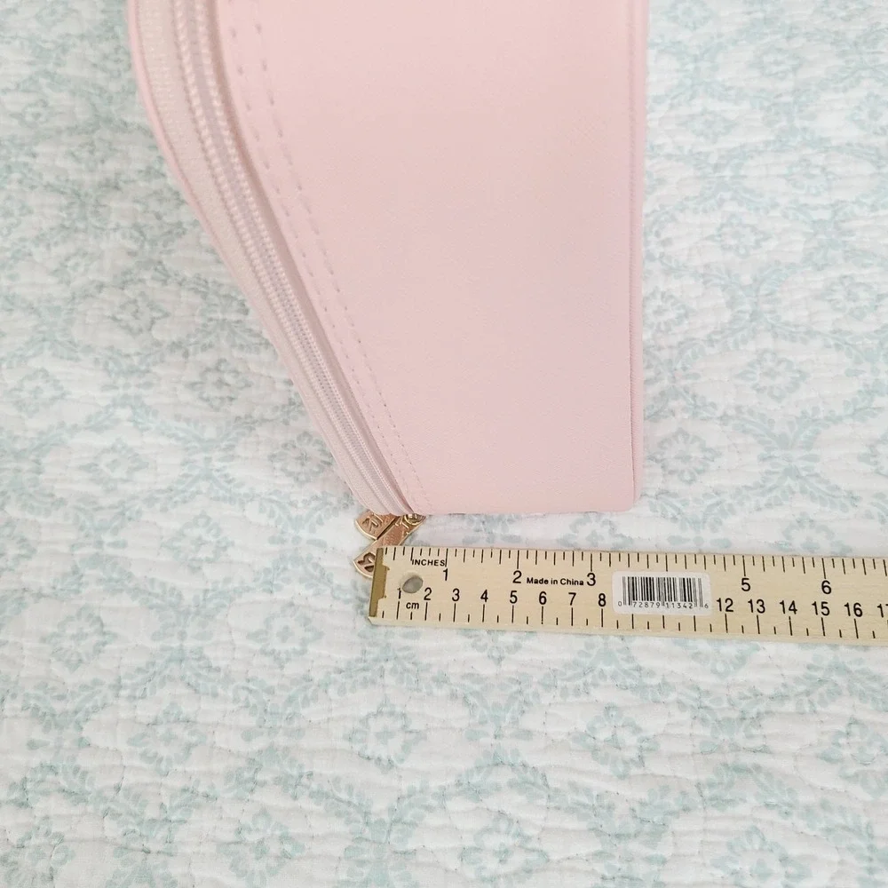 Relavel Pink Travel Makeup Organizer Hard‎ Shell Coquette Minimalist Clean Girl